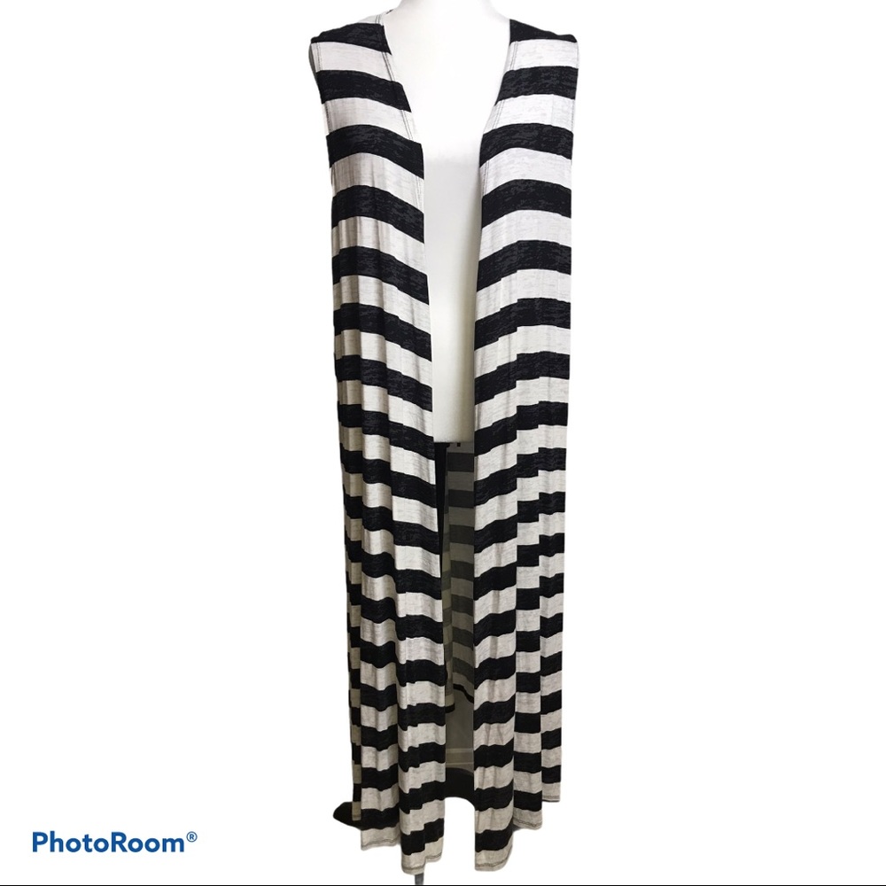 ⭐️TAKE 50% OFF⭐️ 🌟2x HOST PICK🌟 Lularoe duster vest